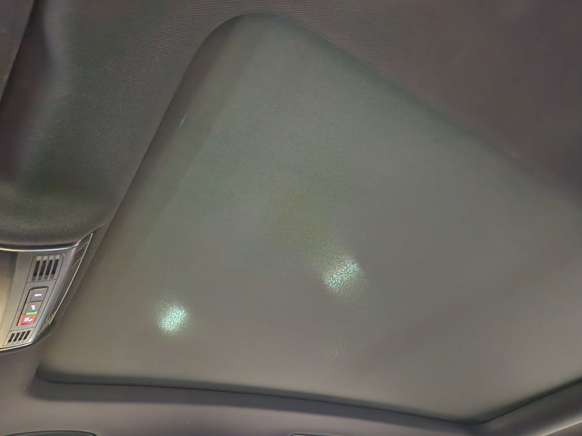 Used 2024 Volkswagen Tiguan SE R-Line image 43