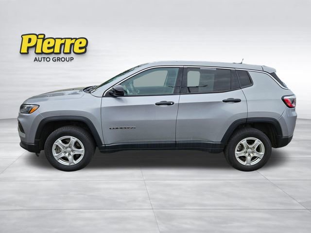 Used 2022 Jeep Compass Sport image 3