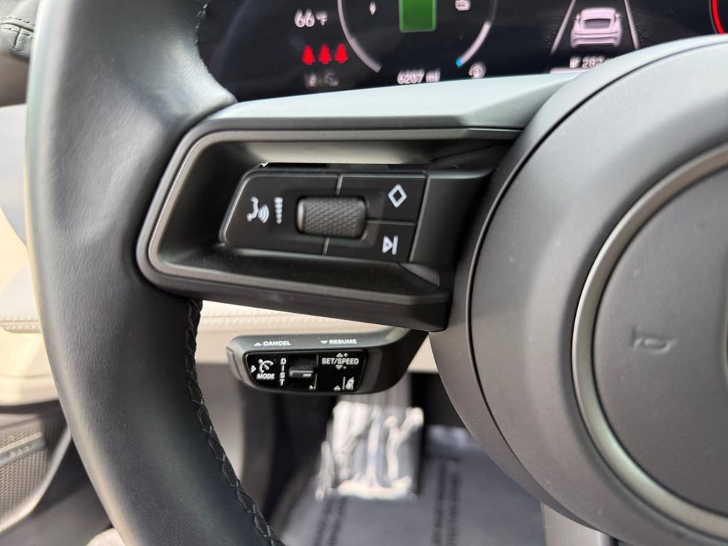 Used 2025 Porsche Taycan image 22