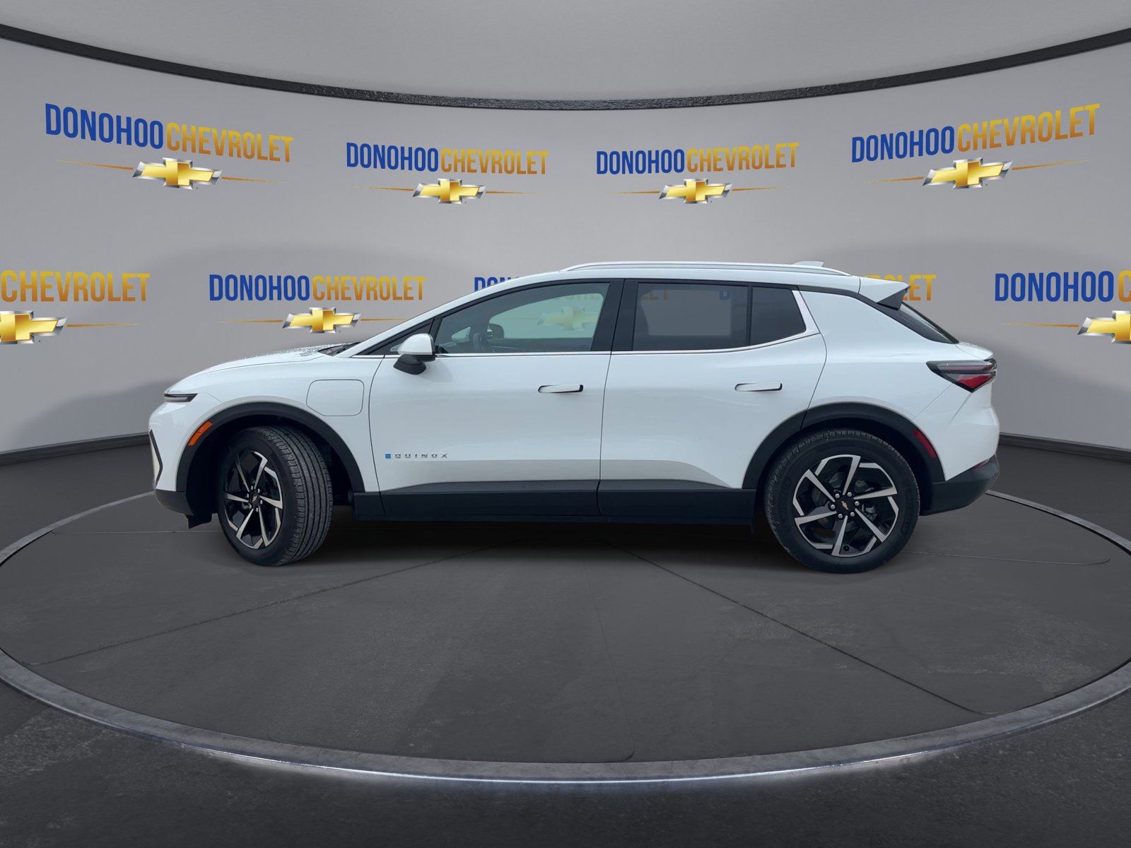 New 2026 Chevrolet Equinox EV LT image 8