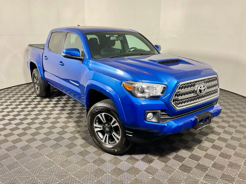 Used 2017 Toyota Tacoma TRD Sport w/ Premium & Technology Package AWD/4WD image 10