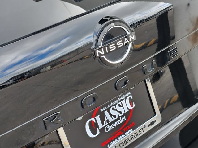 Used 2026 Nissan Rogue Dark Armor FWD image 9