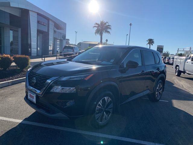 Used 2023 Nissan Rogue SV FWD image 2