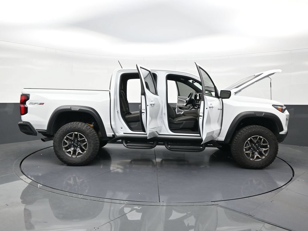 Used 2025 Chevrolet Colorado ZR2 AWD/4WD image 29