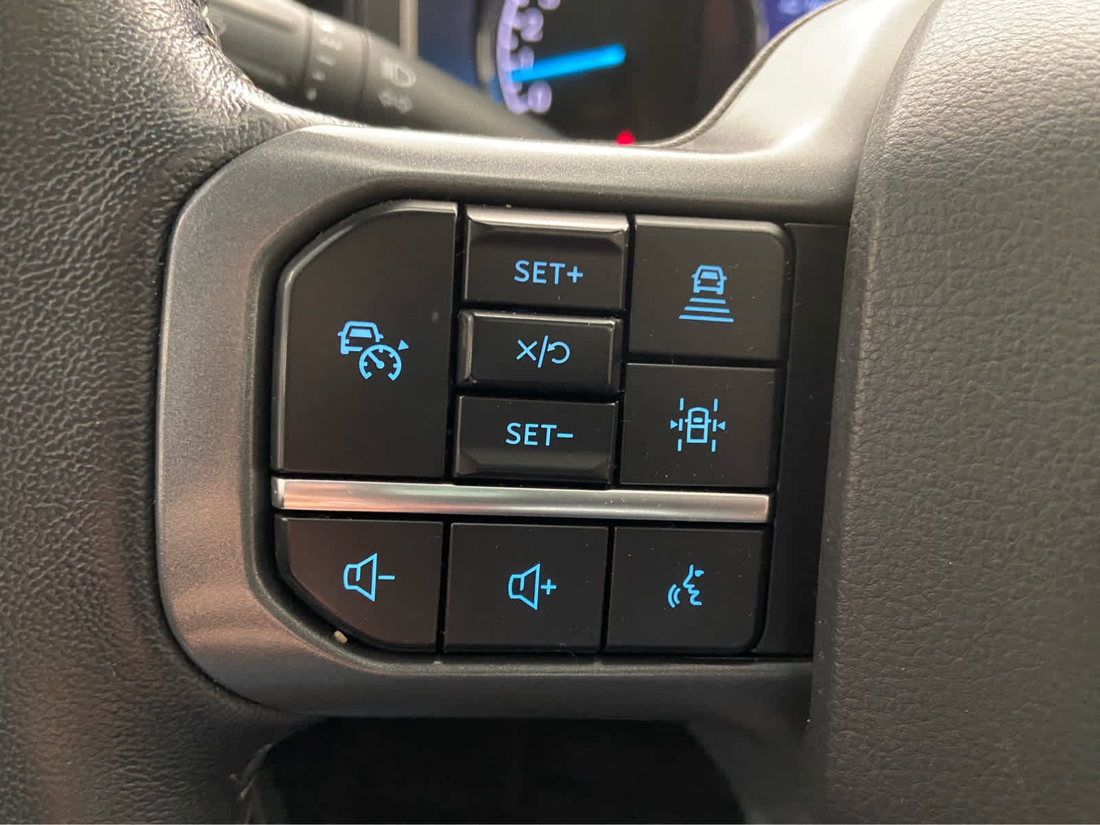 Used 2022 Ford F150 XLT w/ Equipment Group 302A High image 25