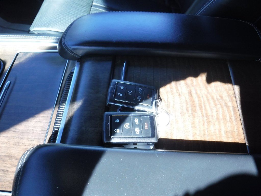 Used 2023 Jeep Grand Wagoneer L Series II image 17