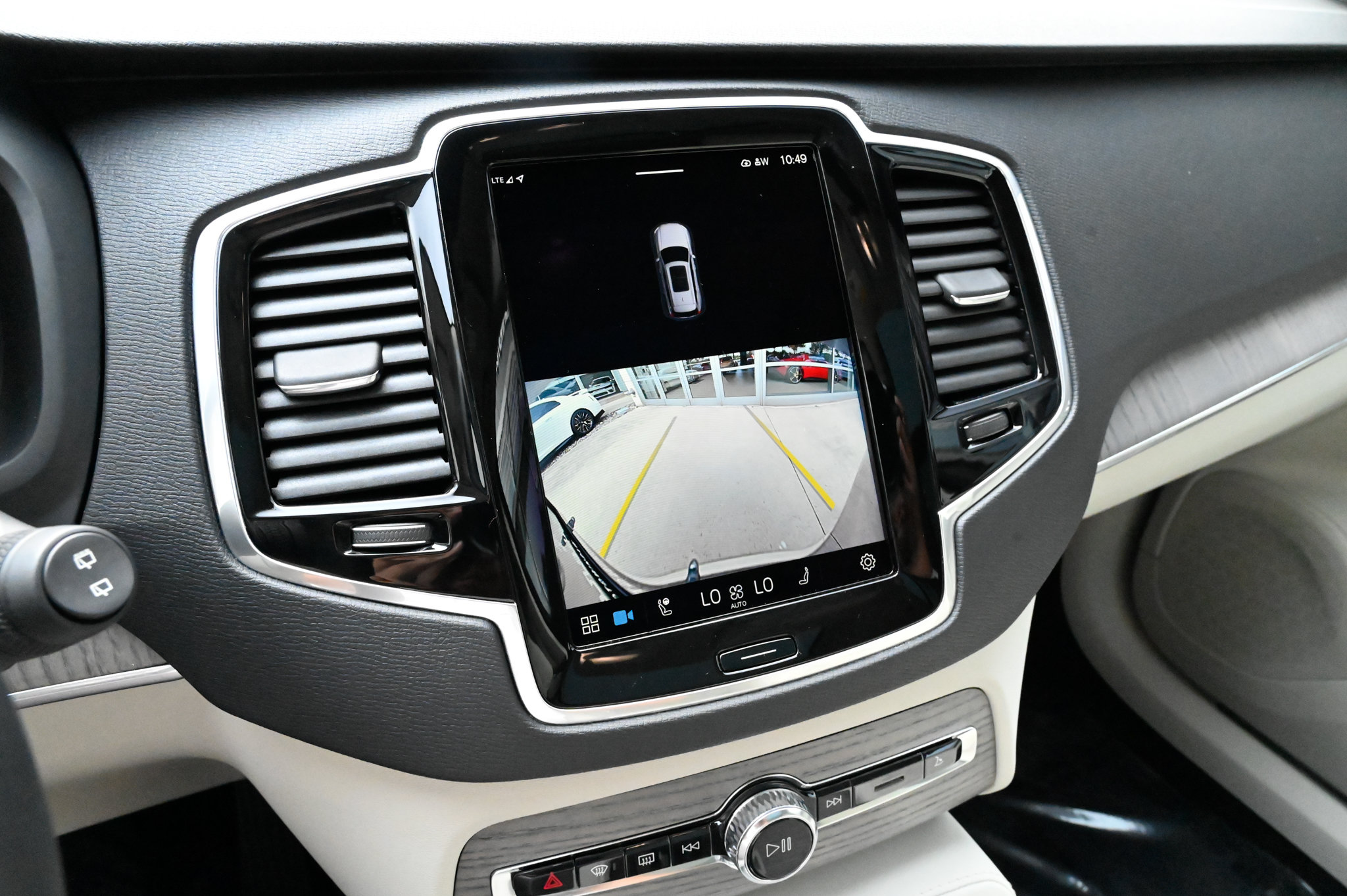 Used 2023 Volvo XC90 B6 Plus AWD/4WD image 34