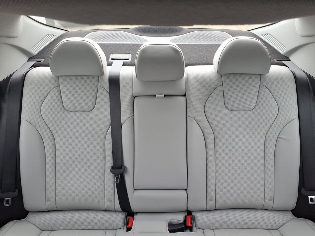 Certified 2022 Hyundai Elantra Limited image 28