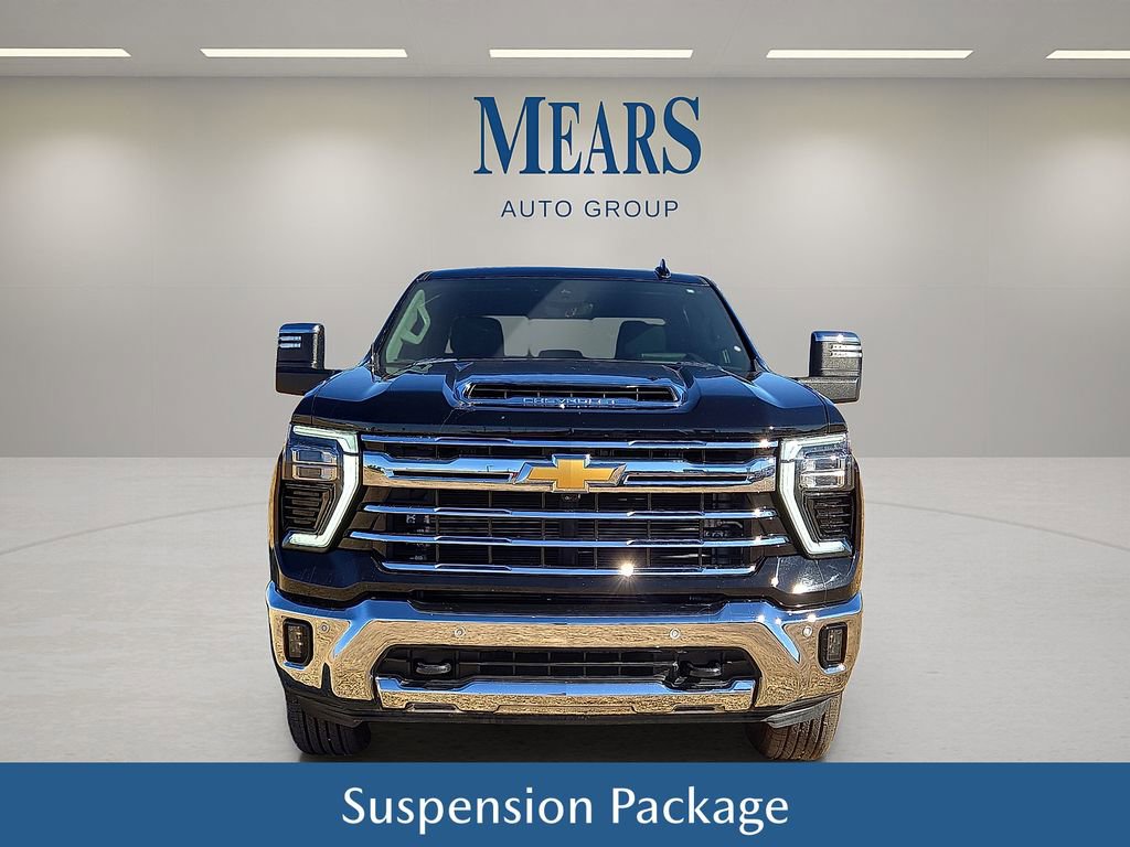 Used 2024 Chevrolet Silverado 3500 LTZ w/ LTZ Convenience Package image 9