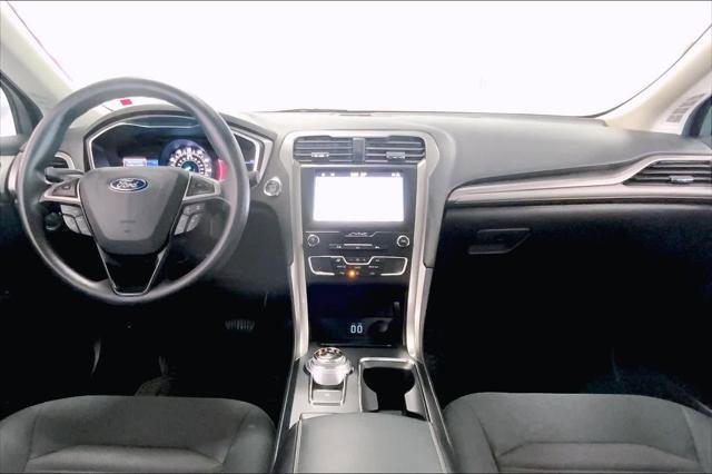 Used 2019 Ford Fusion SE FWD image 9