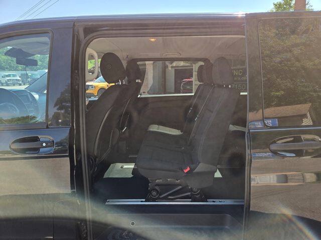 Used 2020 Mercedes-Benz Metris Passenger w/ Premium Safety Package image 32