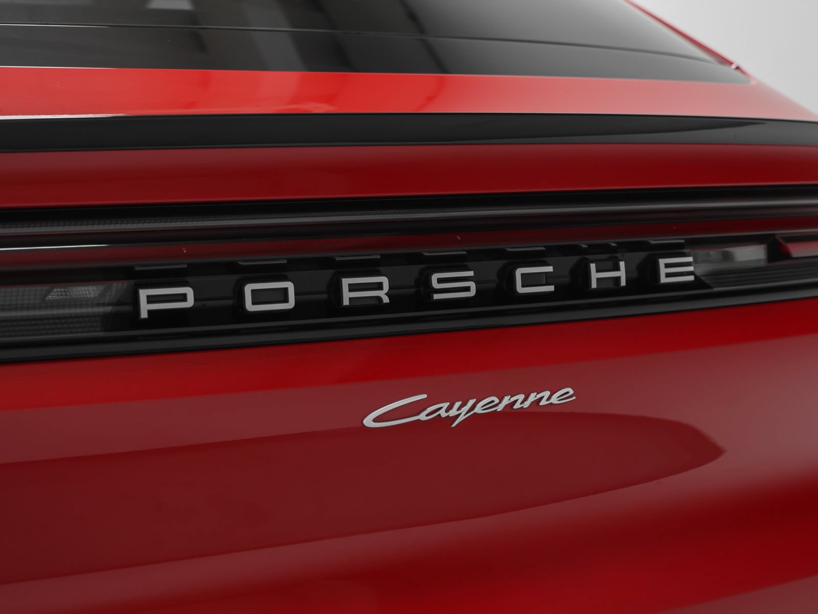 Certified 2024 Porsche Cayenne Coupe AWD/4WD image 17