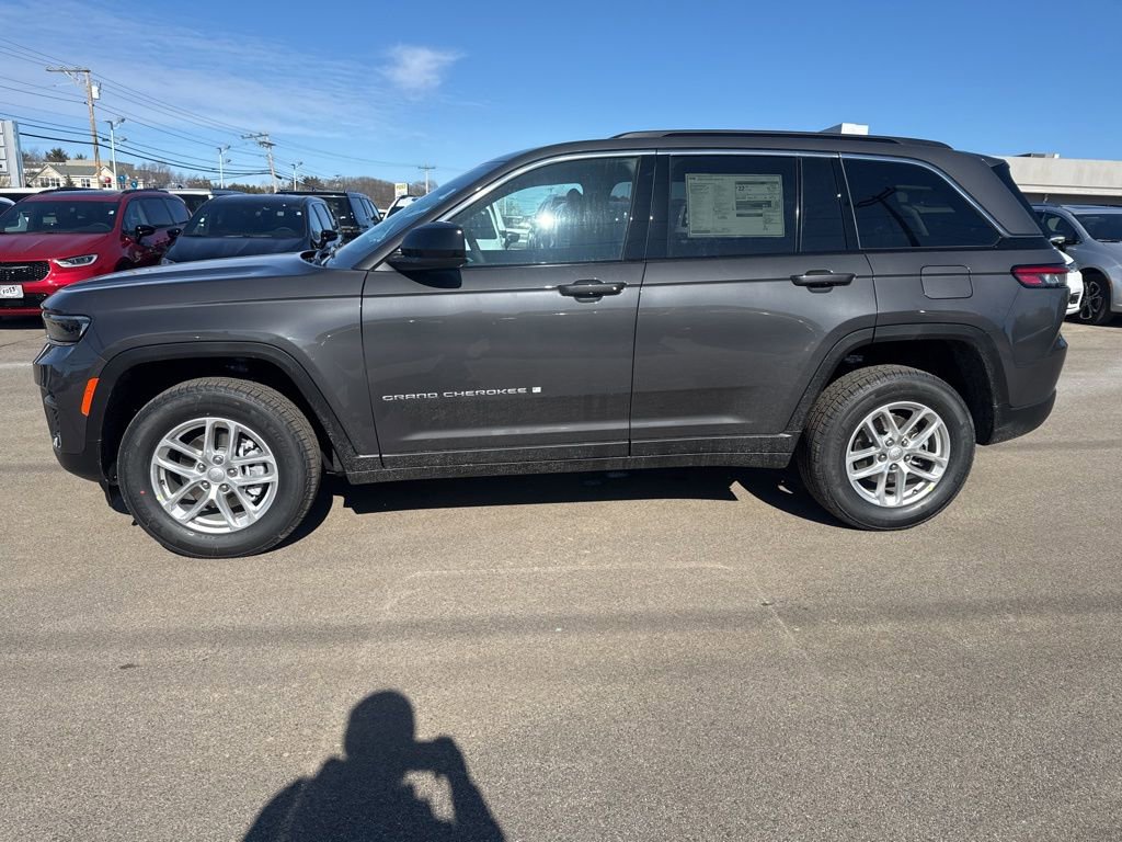 New 2026 Jeep Grand Cherokee Laredo image 2