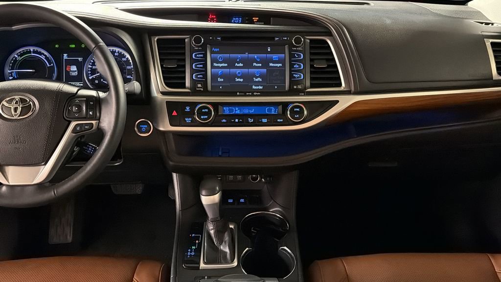 Used 2018 Toyota Highlander Limited image 17