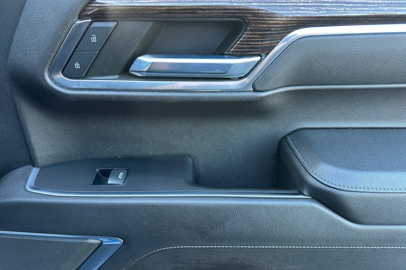 Used 2022 GMC Sierra 1500 Elevation image 21