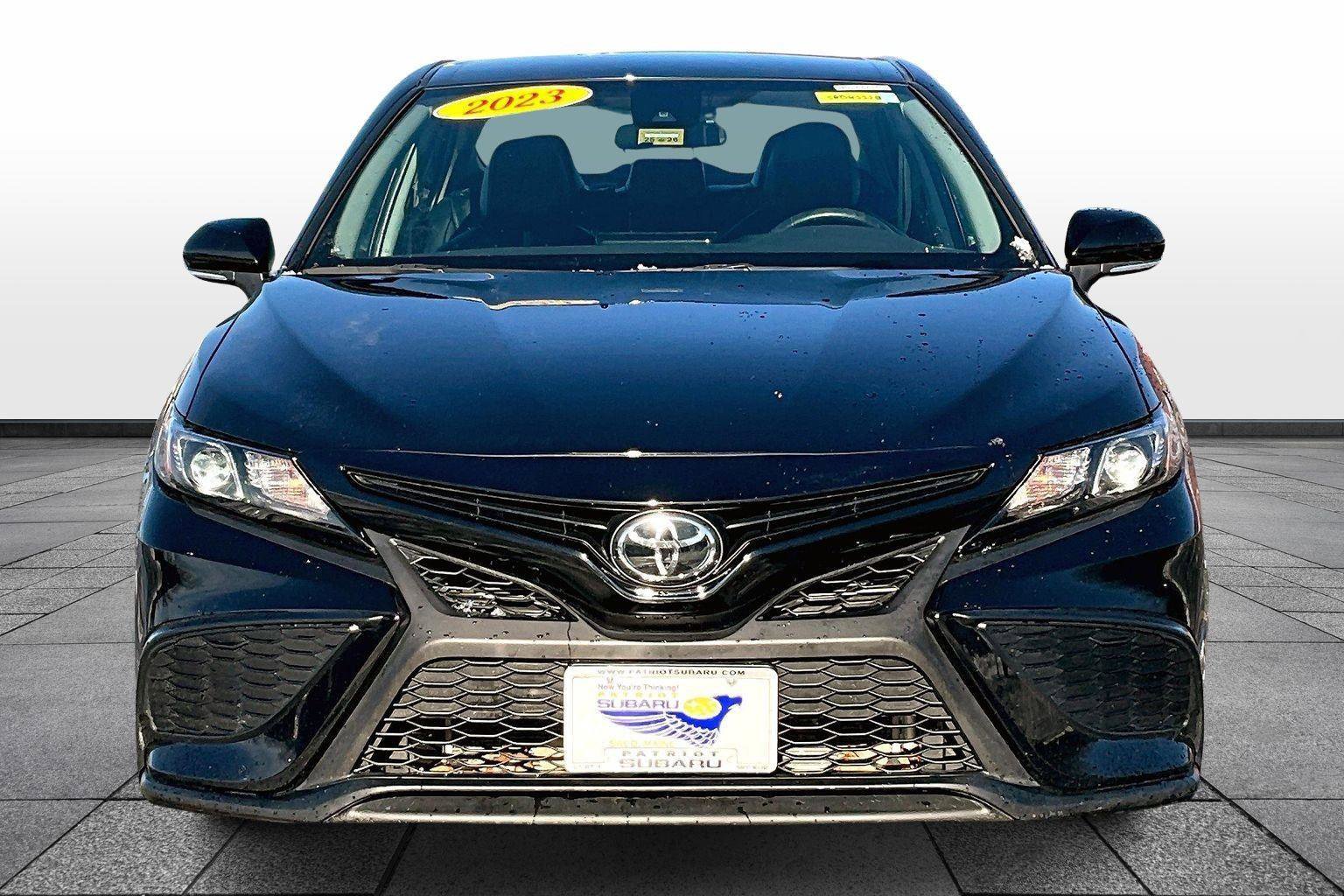 Used 2023 Toyota Camry SE image 3