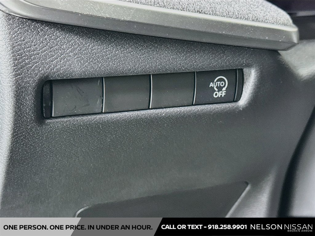 New 2027 Nissan Kicks SV w/ Cold Weather Package FWD image 10