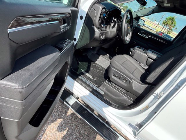 Used 2025 Chevrolet Silverado 1500 LT RWD image 18