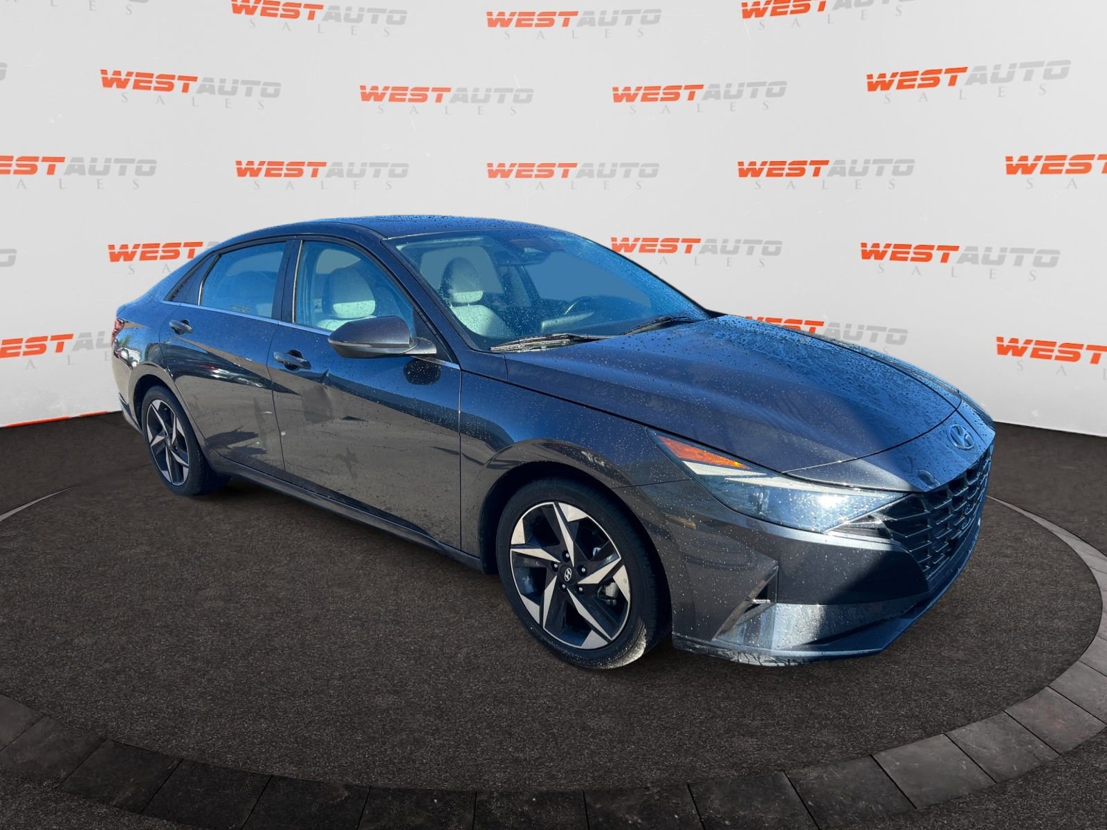 Used 2021 Hyundai Elantra Limited w/ Cargo Package FWD image 7