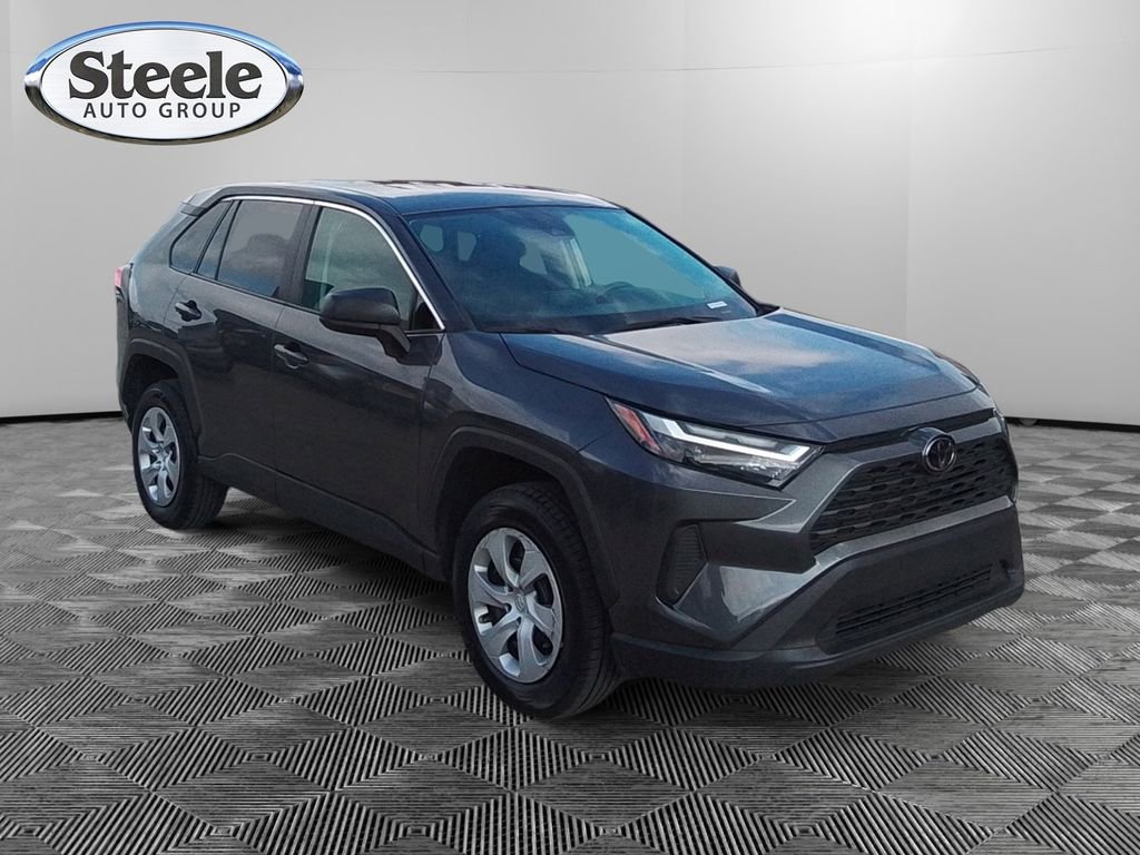 Used 2024 Toyota RAV4 LE image 7