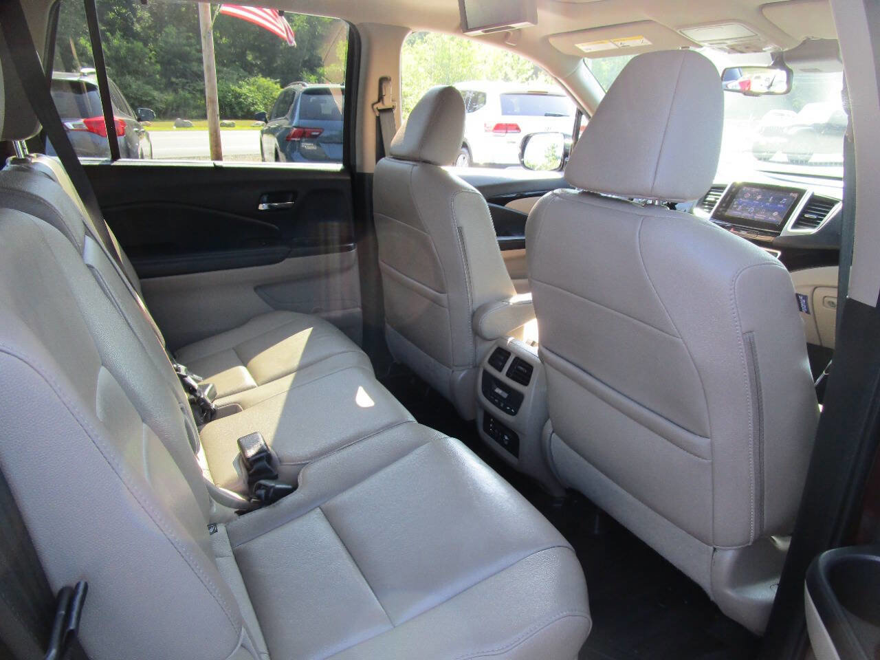 Used 2018 Honda Pilot Touring image 19