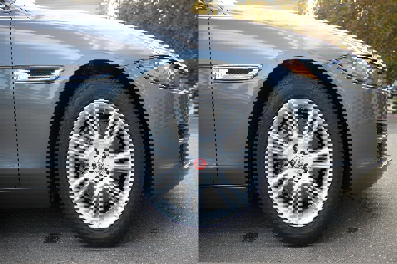 Used 2018 Jaguar XE Premium image 10