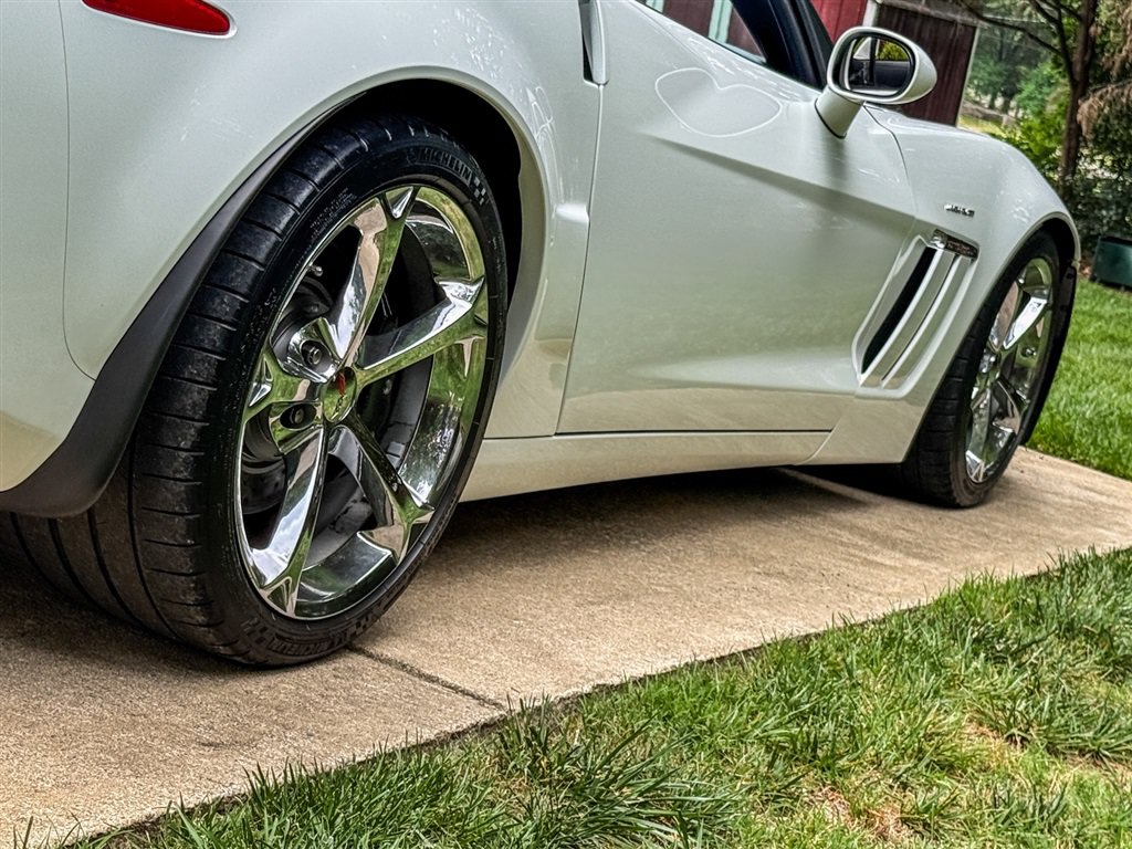 Used 2013 Chevrolet Corvette Grand Sport w/ 4LT Preferred Equipment Group RWD image 35