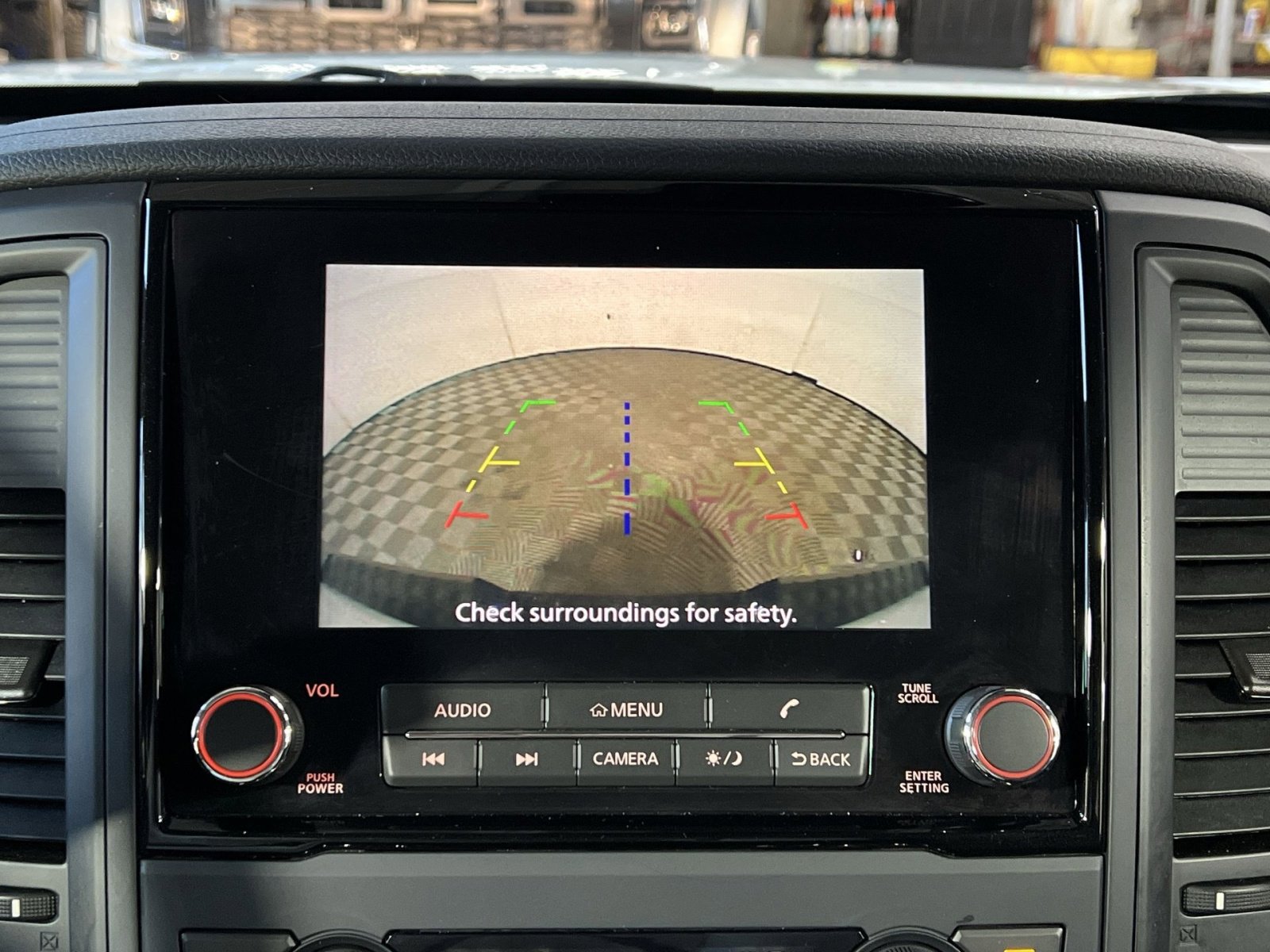 Used 2024 Nissan Titan SV w/ SV Convenience Package image 19