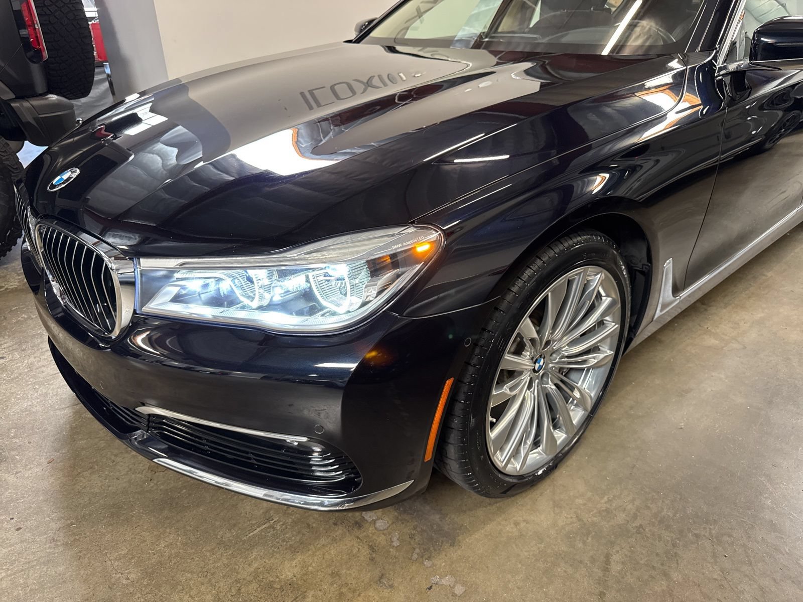 Used 2018 BMW 750i RWD image 4