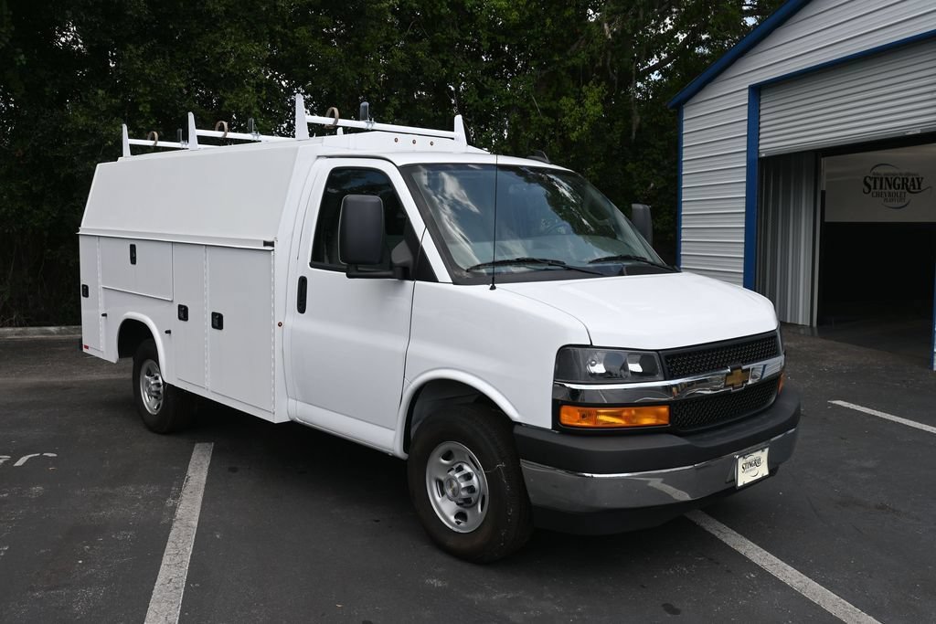New 2025 Chevrolet Express 3500 w/ Power Convenience Package RWD image 7