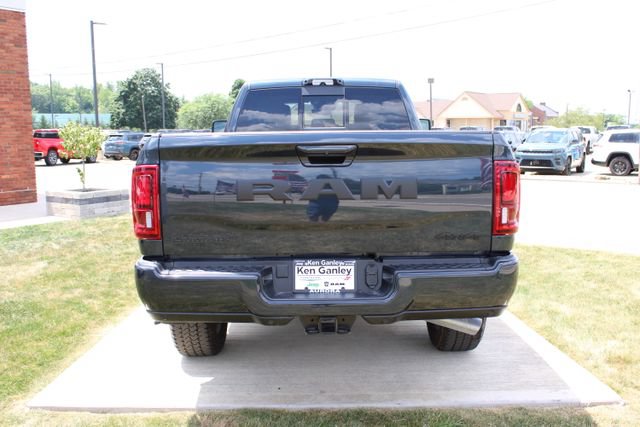 New 2026 RAM 3500 Laramie AWD/4WD image 39