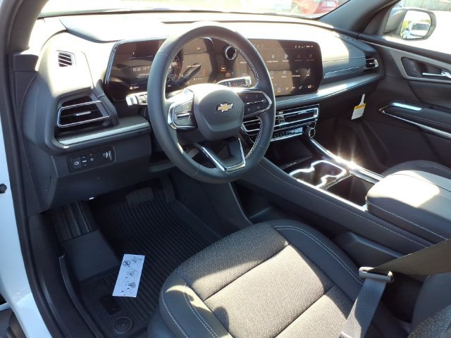 New 2027 Chevrolet Traverse LT w/ Sun and Wheel Package FWD image 5