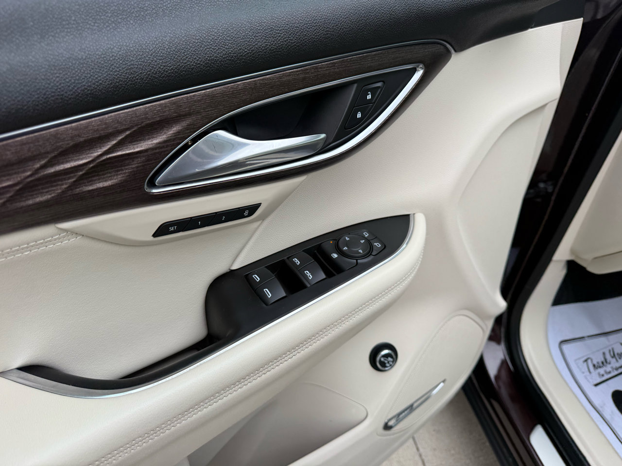 Used 2022 Buick Envision Avenir w/ Technology Package II image 10