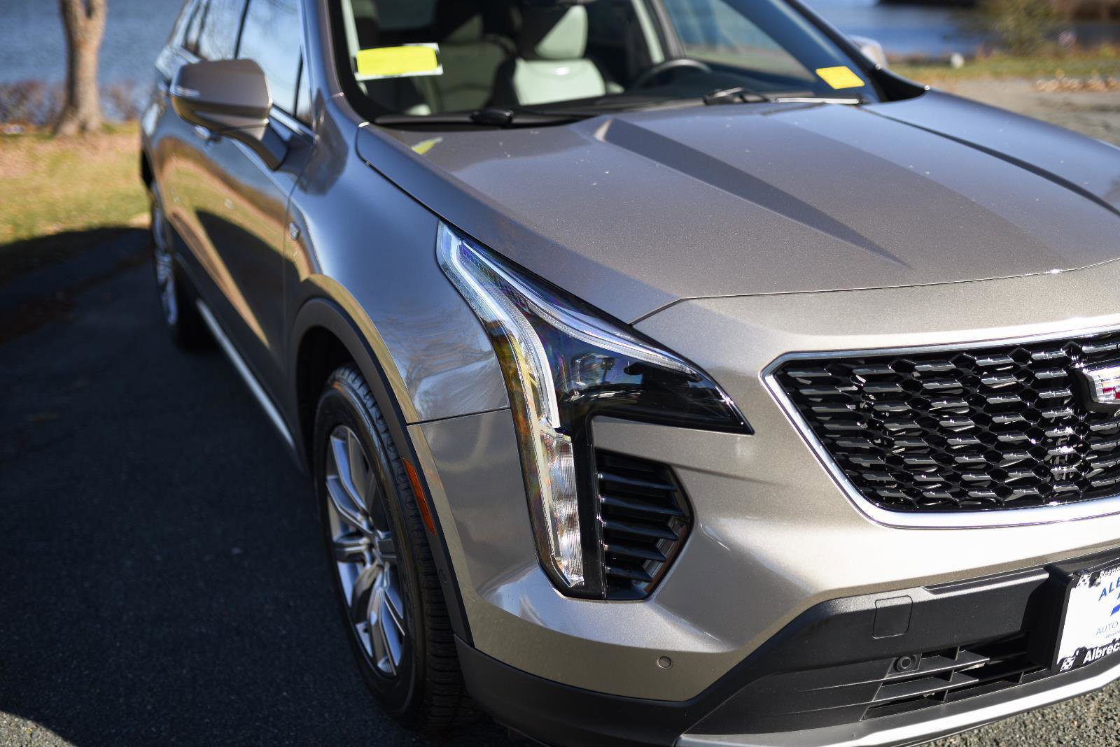 Used 2022 Cadillac XT4 Premium Luxury w/ Enhanced Visibility Package image 7