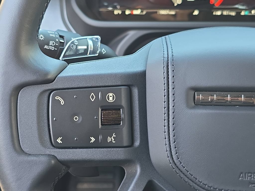 Certified 2025 Land Rover Defender 110 AWD/4WD image 17