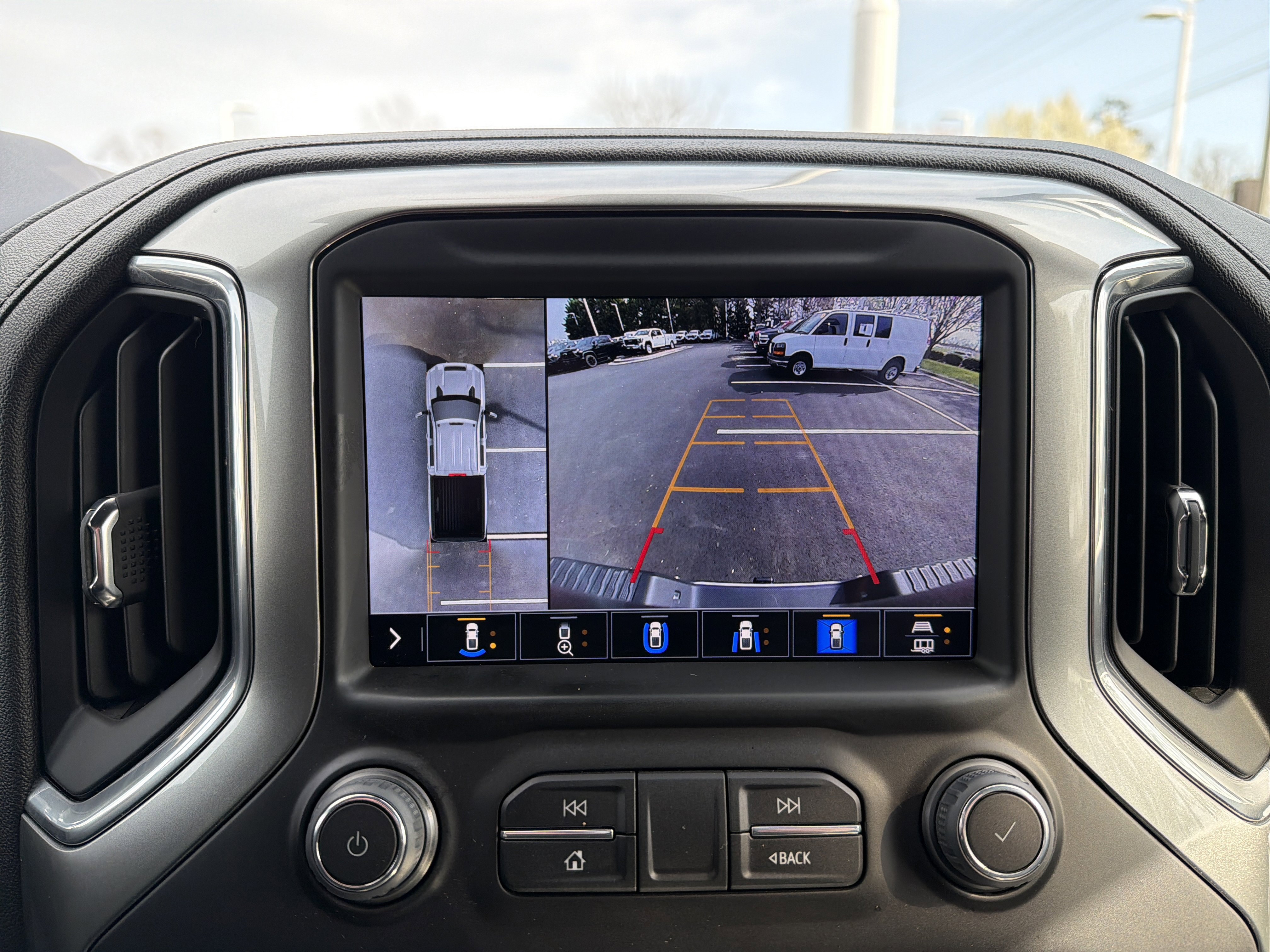 Used 2022 Chevrolet Silverado 2500 LTZ w/ LTZ Premium Package image 25