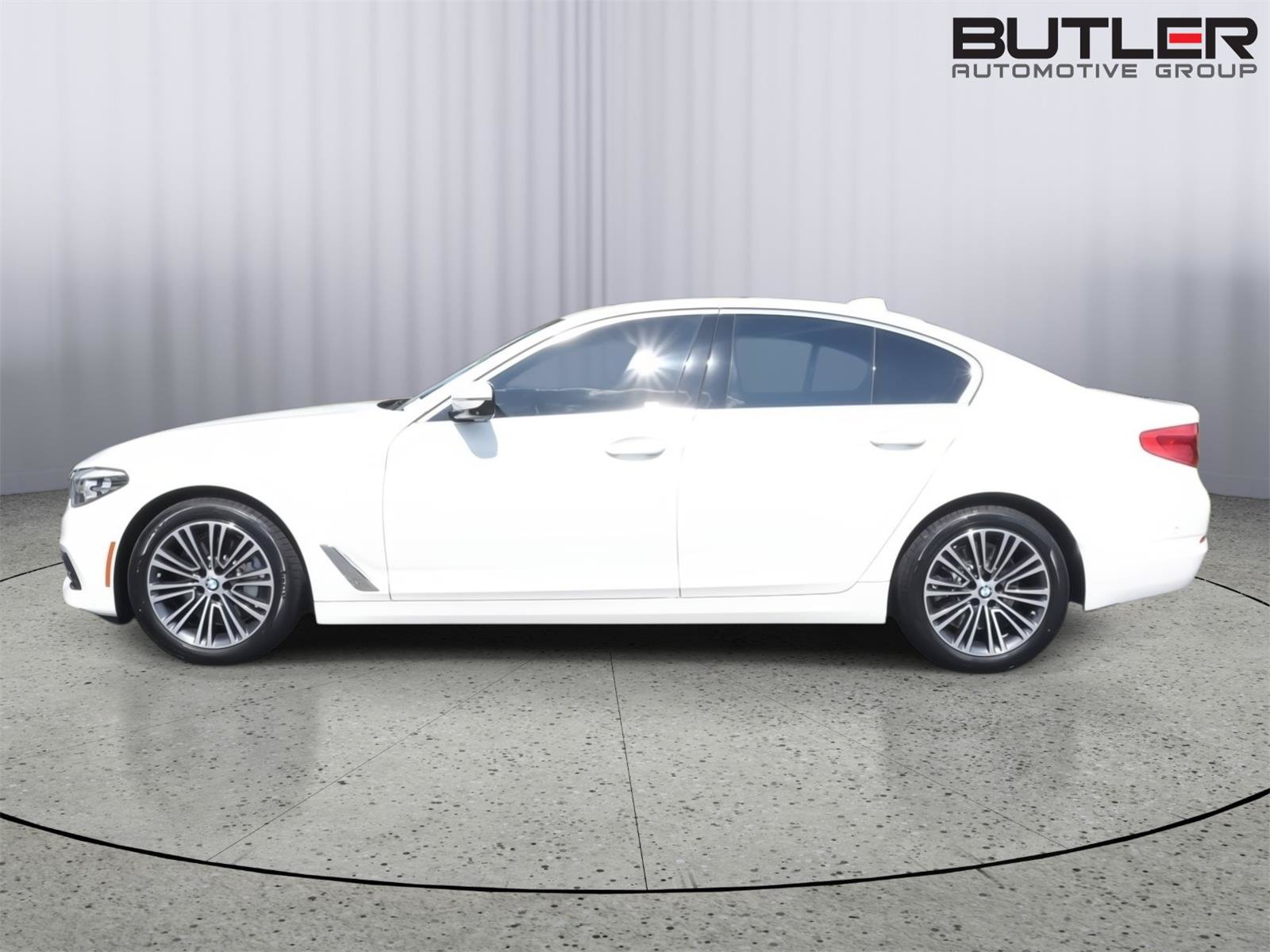 Used 2020 BMW 530i w/ Premium Package RWD image 3