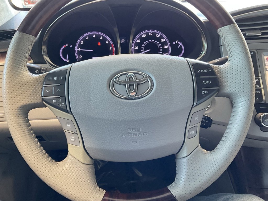 Used 2012 Toyota Avalon Limited image 11