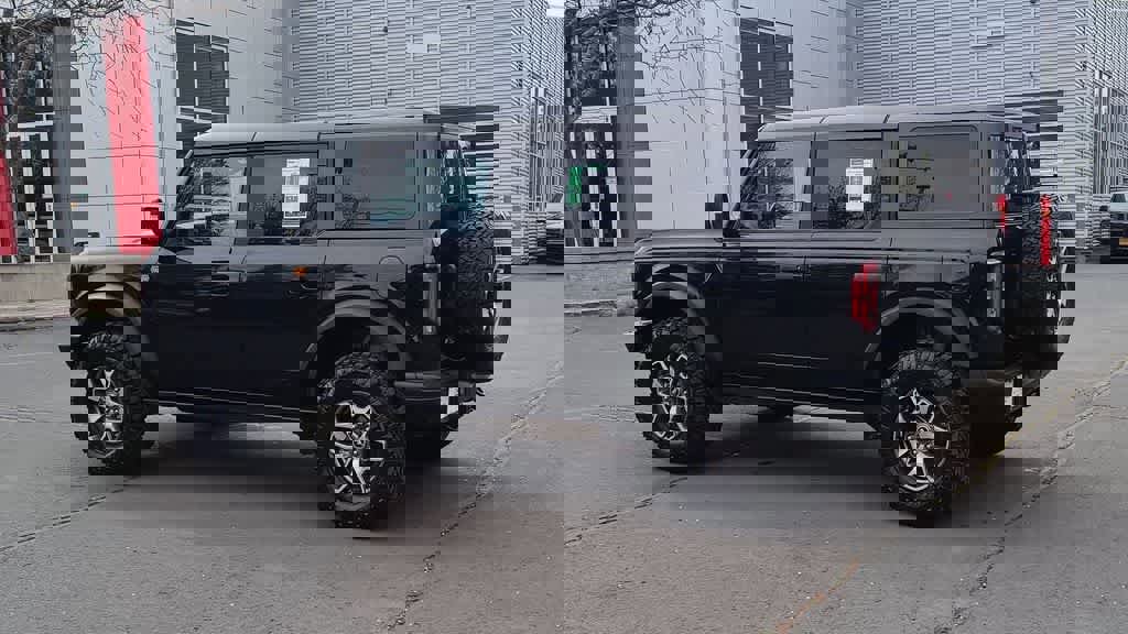 Used 2023 Ford Bronco Badlands image 6