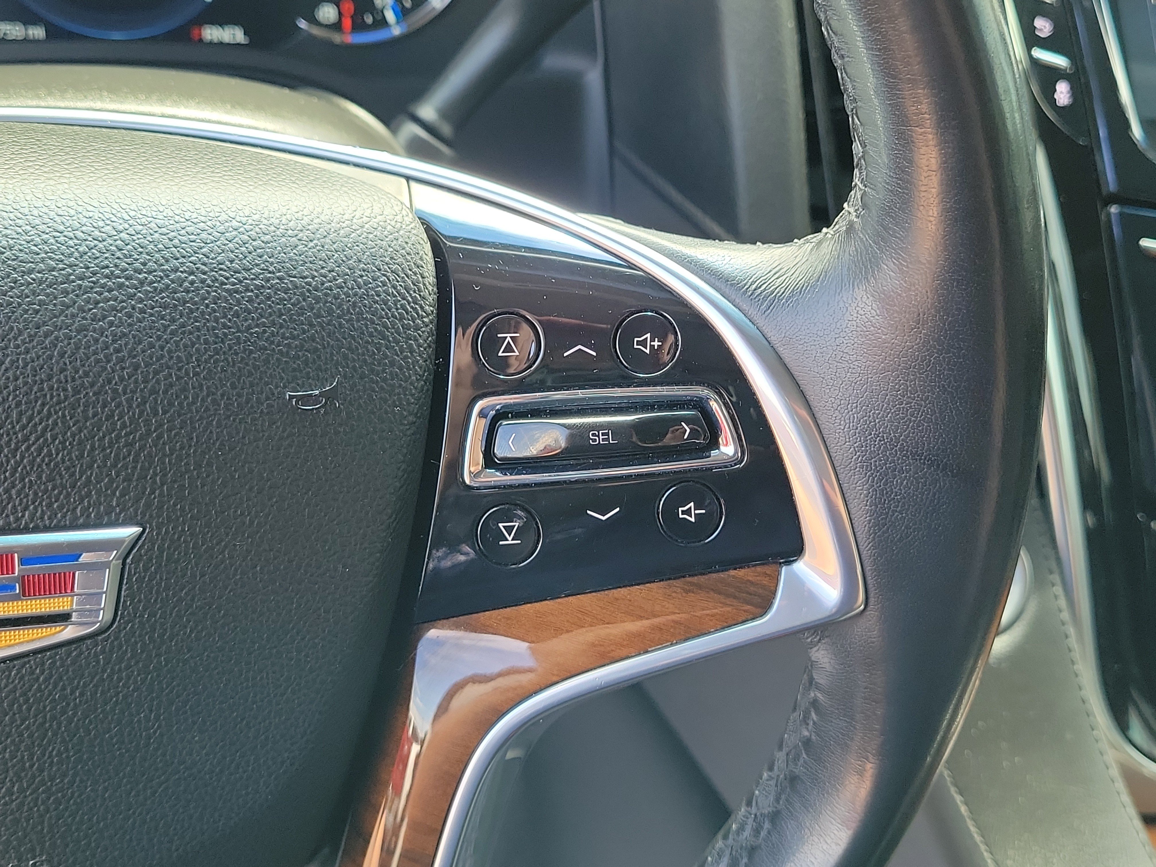 Used 2020 Cadillac Escalade Luxury AWD/4WD image 25