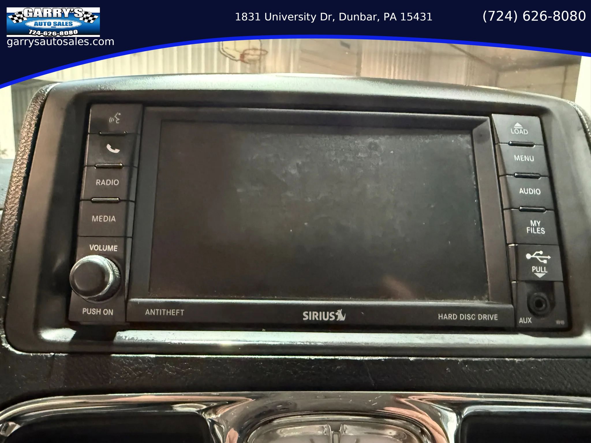 Used 2014 Chrysler Town & Country Touring FWD image 19