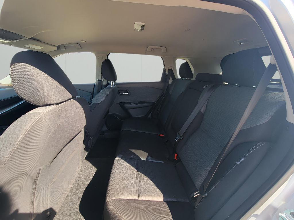 Used 2022 Nissan Rogue SV AWD/4WD image 26