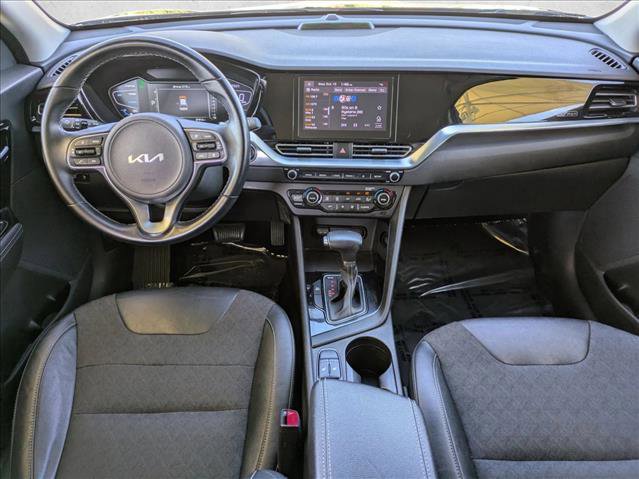 Used 2022 Kia Niro EX image 16
