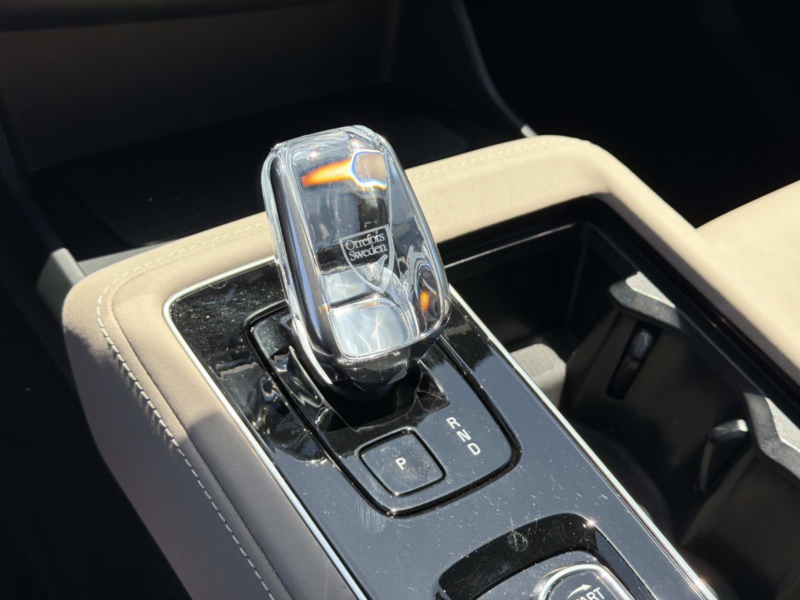 Certified 2025 Volvo XC90 B6 Core AWD/4WD image 14