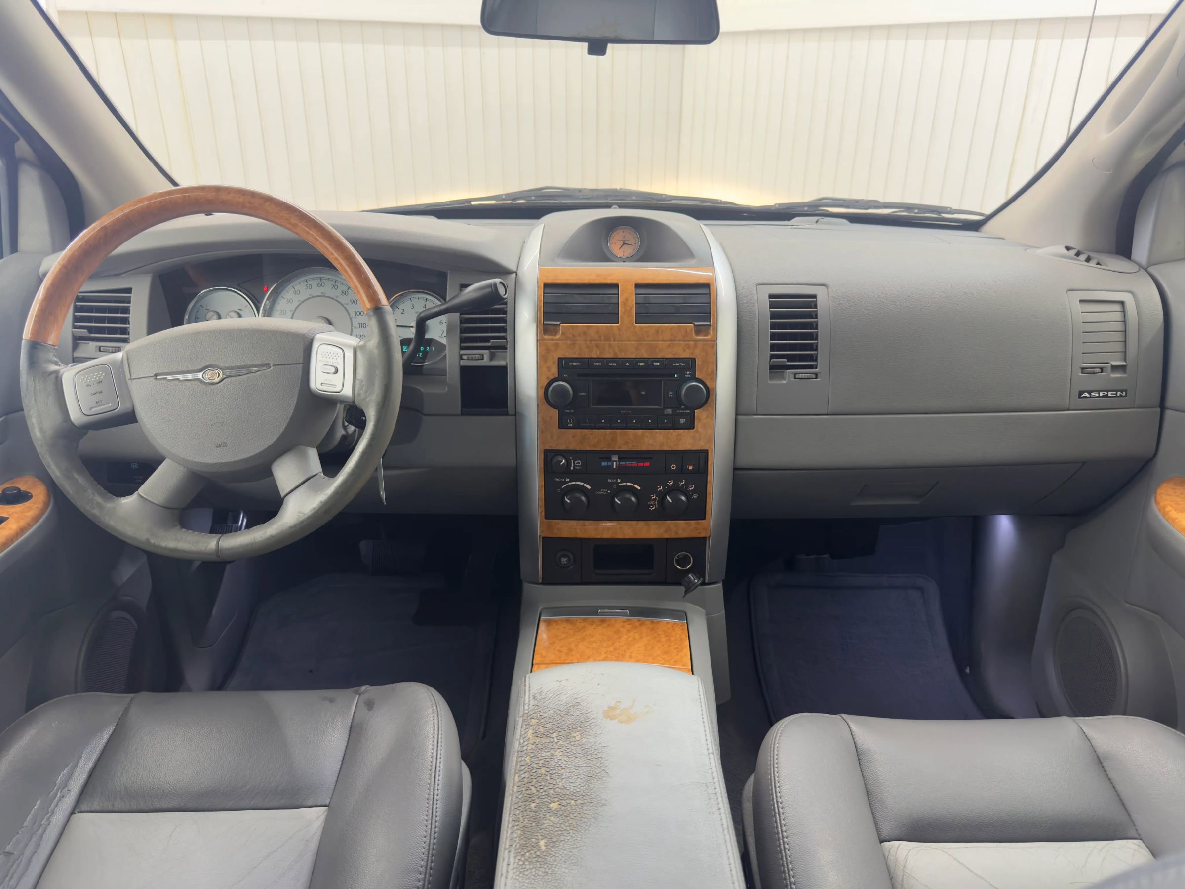 Used 2007 Chrysler Aspen Limited image 18