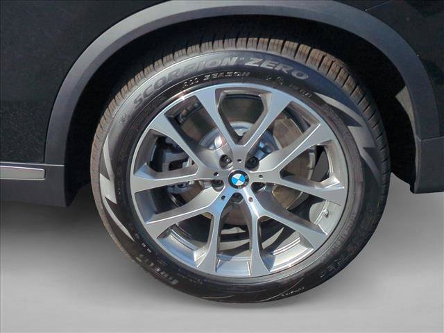New 2026 BMW X5 xDrive50e w/ Premium Package AWD/4WD image 10