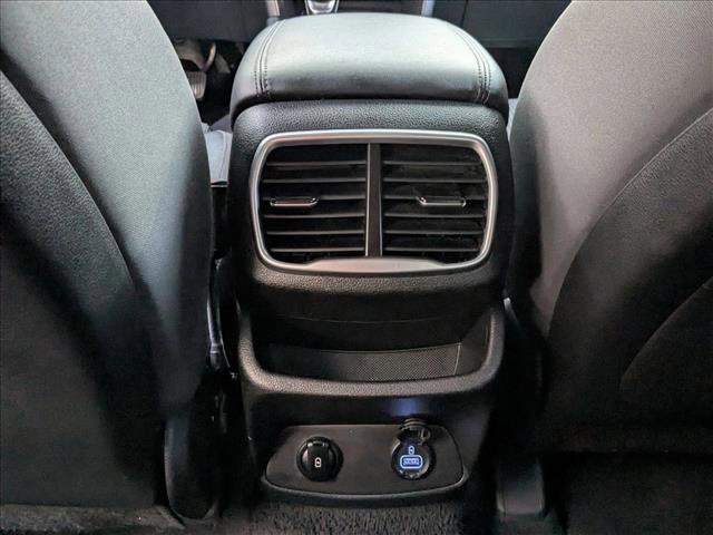 Used 2019 Hyundai Santa Fe SE image 17