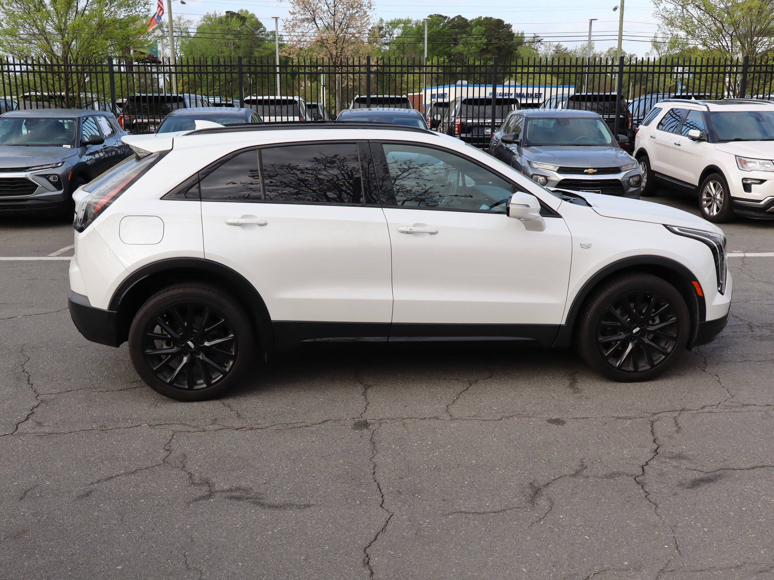 Used 2023 Cadillac XT4 Sport w/ LPO, Onyx Lite Package image 11