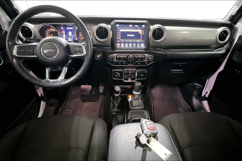 Used 2022 Jeep Wrangler Unlimited Sahara w/ Cold Weather Group image 17