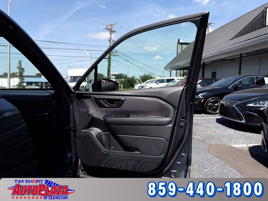 Used 2025 Subaru Forester Premium AWD/4WD image 32